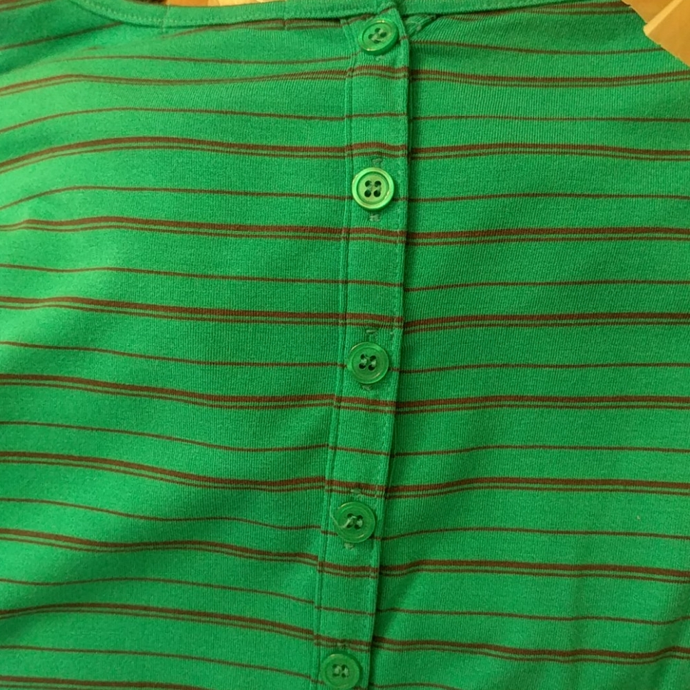 Green top - Picture 3 of 6